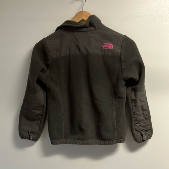 The North Face charcoal gray Fleece Jacket with Pink Accents sz S (7/8) - Picture 8 of 10
